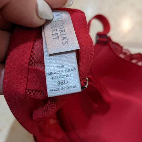 NWOT Victoria's Secret Push Up Bra - Picture 4 of 5